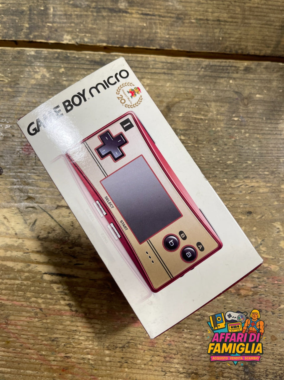 Console Nintendo Game Boy Micro – Famicom Edition (2005)
